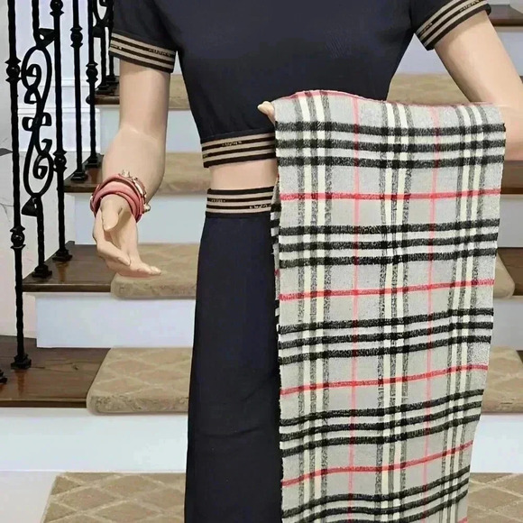 Burberry Novacheck Grey πππ% πππ¬π‘π¦ππ«π Scarf - Picture 11 of 12